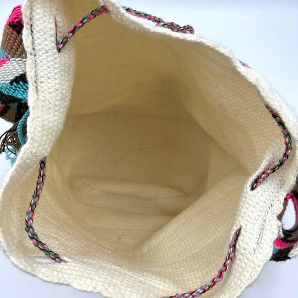 Colombian Mochila Wayuu Hobo Crochet Bucket Bag - Picture 4 of 6